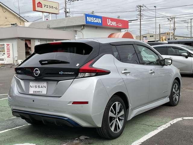 リーフ Ｘ　４０Ｋｗｈ　１２セグメント　ドライブレコーダー・ニッサン　コネクトメモリーナビ・アラウンドビューモニター・ナビ連動ビルトインタイプＥＴＣ２．０車載器・オートクルーズ・スマートルームミラー・ハンドル＋前席シートヒーター・プラスチックバイザー・プライバシーガラス（2枚目）