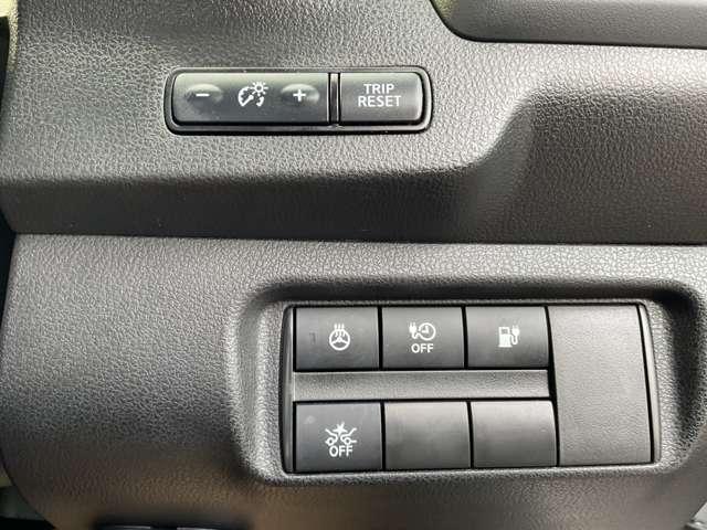 リーフ Ｘ　４０Ｋｗｈ　１２セグメント　ドライブレコーダー・ニッサン　コネクトメモリーナビ・アラウンドビューモニター・ナビ連動ビルトインタイプＥＴＣ２．０車載器・オートクルーズ・スマートルームミラー・ハンドル＋前席シートヒーター・プラスチックバイザー・プライバシーガラス（13枚目）