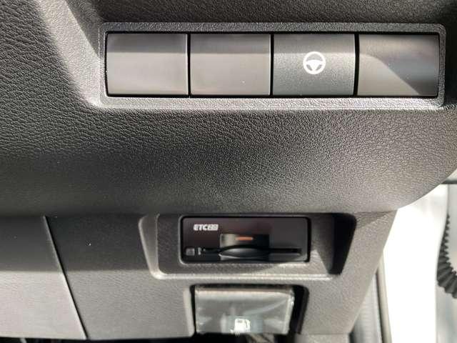 オーラ ＮＩＳＭＯ　ＲＥＣＡＲＯシート・ドライブレコーダー・プロパイ　ロット・ニッサンコネクトナビ・アラウンドビューモニター・ビルトインＥＴＣ２．０車載器・ワイヤレス充電器・スマートルームミラー・ＬＥＤオートライト・フォグランプ・プライバシーガラス（11枚目）