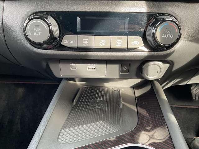 オーラ ＮＩＳＭＯ　ＲＥＣＡＲＯシート・ドライブレコーダー・プロパイ　ロット・ニッサンコネクトナビ・アラウンドビューモニター・ビルトインＥＴＣ２．０車載器・ワイヤレス充電器・スマートルームミラー・ＬＥＤオートライト・フォグランプ・プライバシーガラス（12枚目）