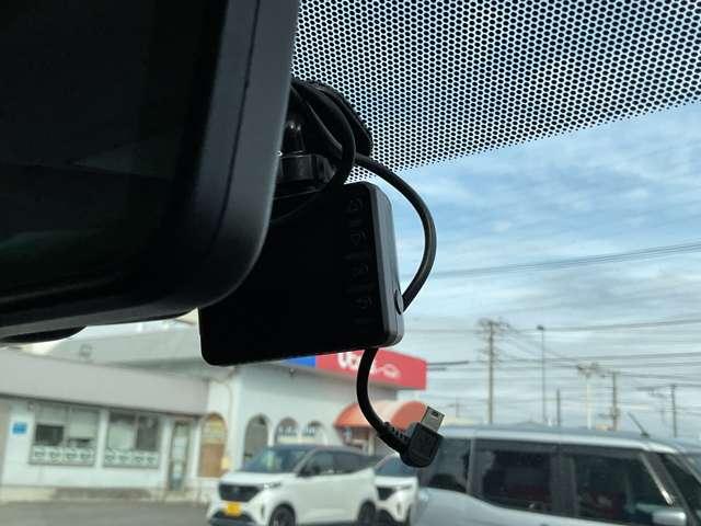 エクストレイル ２．０　２０Ｓ　Ｖセレクション　２列車　４ＷＤ　ドライブレコーダー・ニッサンコネクトメモ　オールモード４×４　クルコン　メモリーナビ　盗難防止システム　ワンオーナー　ＥＴＣ　ＡＢＳ　パワーステアリング　アルミホイール　寒冷地仕様　ドラレコ　エアバッグ　全周囲カメラ　ＬＤＷ　衝突被害軽減装置（5枚目）