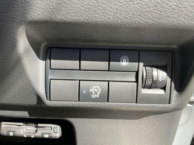 デイズ Ｘ　日産メモリーナビ・アラウンドビューモニター・ＥＴＣ車載器　・アイドリングストップ・プライバシーガラス・ハロゲンライト・ヘッドライトレベライザー・アルミホイール・インテリジェントキー・プッシュエンジンスタート・被害軽減ブレーキ・踏み間違い防止・横滑り防止装置（12枚目）