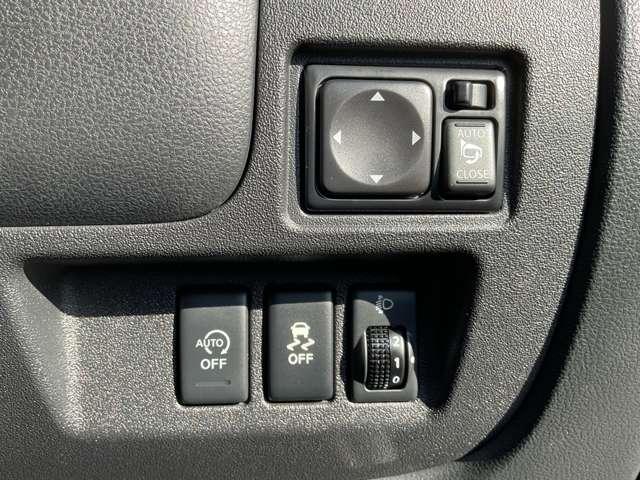 マーチ 1.2 NISMO ドライブレコーダー・日産メモリーナビ・ア Wエアバッグ 定期点検記録簿 アイスト ナビTV ワンオ-ナ-車 スマートキ オートエアコン メモリナビ キーフリー パワーウィンドウ エアバック ABS ワンセグ パワステ ドライブレコーダー(9枚目)