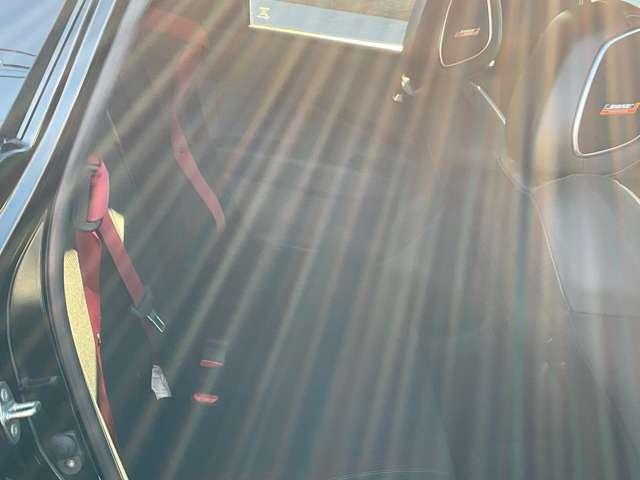 オーラ １．２　ＮＩＳＭＯ　弊社試乗使用社有車　カーテンエアバッグ　エマブレ　ＥＴＣ　ドラレコ　車線逸脱警報　ワンセグ　キーフリーシステム　ダブルエアバック　定期点検記録簿　アルミホイール　運転席エアバッグ　メモリーナビ　試乗車　ナビＴＶ　ＡＢＳ（19枚目）