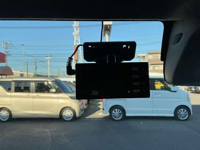 ＮＶ１００クリッパーバン ６６０　ＧＸターボ　ハイルーフ　４ＷＤ　ドライブレコーダー・ＣＤチューナー・ＥＴＣ車　インテリジェントエマージェンシーブレーキ　ドラレコ　１オーナー　４ＷＤ　キーレス　ＥＴＣ　フルオートエアコン　ＰＳ　寒冷地仕様　ＡＢＳ　運転席エアバッグ　ダブルエアバッグ　記録簿　パワーウィンドー（5枚目）