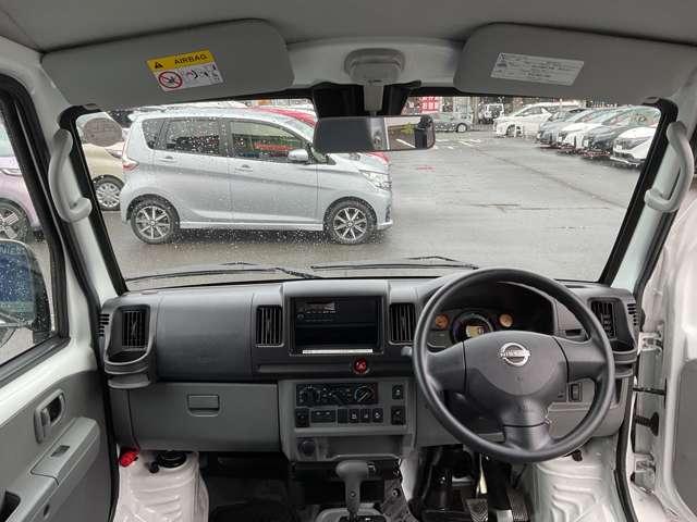 クリッパーEV 4シーター 弊社社内使用車 スピーカー内蔵FM/AMラジオ 衝突被害軽減ブレーキ(3枚目)