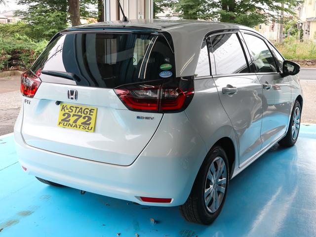フィット ｅ：ＨＥＶベーシック　●令和３年式　●走行・２９３５１Ｋｍ　●ナビ　●ＥＴＣ　●バックカメラ　●ＬＥＤヘッドライト　●電子制御パーキングブレーキ　●オートエアコン　●ハイブリッド　●レンタカーＵＰ　●ホンダセンシングレス（25枚目）