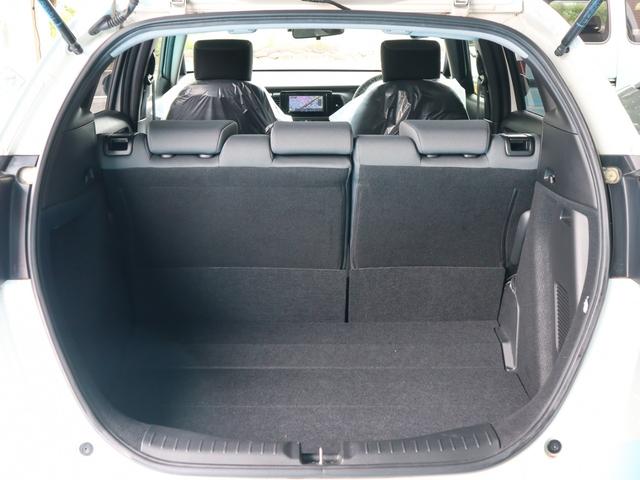 フィット ｅ：ＨＥＶベーシック　●令和３年式　●走行・２９３５１Ｋｍ　●ナビ　●ＥＴＣ　●バックカメラ　●ＬＥＤヘッドライト　●電子制御パーキングブレーキ　●オートエアコン　●ハイブリッド　●レンタカーＵＰ　●ホンダセンシングレス（28枚目）