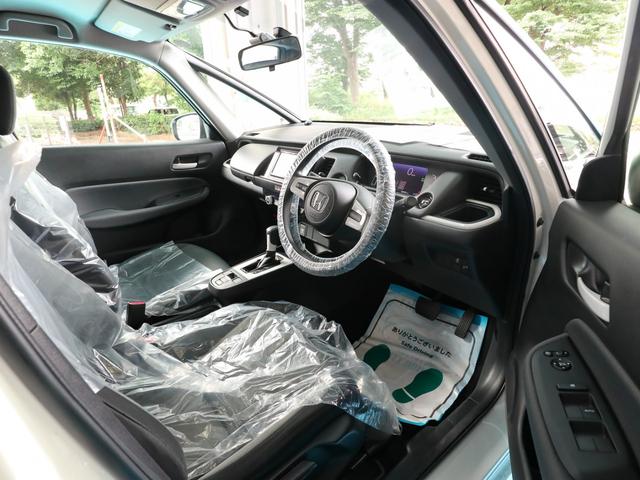 フィット ｅ：ＨＥＶベーシック　●令和３年式　●走行・２９３５１Ｋｍ　●ナビ　●ＥＴＣ　●バックカメラ　●ＬＥＤヘッドライト　●電子制御パーキングブレーキ　●オートエアコン　●ハイブリッド　●レンタカーＵＰ　●ホンダセンシングレス（32枚目）