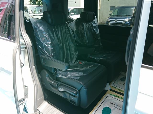 ステップワゴン ｅ：ＨＥＶスパーダ　●令和４年式　●走行７２５９ｋｍ　●１１．４型ホンダコネクトナビ　●全方位カメラ　●ＥＴＣ　●両側電動スライドドア　●渋滞追従機能付ＡＣＣ　●７人乗　●シートヒーター　●電子パーキング　●新車保証付（8枚目）