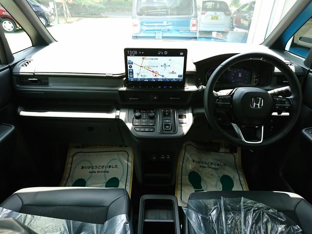 ステップワゴン ｅ：ＨＥＶスパーダ　●令和４年式　●走行７２５９ｋｍ　●１１．４型ホンダコネクトナビ　●全方位カメラ　●ＥＴＣ　●両側電動スライドドア　●渋滞追従機能付ＡＣＣ　●７人乗　●シートヒーター　●電子パーキング　●新車保証付（11枚目）