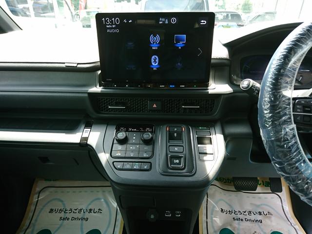 ステップワゴン ｅ：ＨＥＶスパーダ　●令和４年式　●走行７２５９ｋｍ　●１１．４型ホンダコネクトナビ　●全方位カメラ　●ＥＴＣ　●両側電動スライドドア　●渋滞追従機能付ＡＣＣ　●７人乗　●シートヒーター　●電子パーキング　●新車保証付（15枚目）