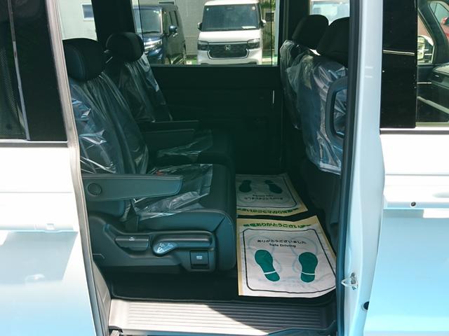 ステップワゴン ｅ：ＨＥＶスパーダ　●令和４年式　●走行７２５９ｋｍ　●１１．４型ホンダコネクトナビ　●全方位カメラ　●ＥＴＣ　●両側電動スライドドア　●渋滞追従機能付ＡＣＣ　●７人乗　●シートヒーター　●電子パーキング　●新車保証付（49枚目）