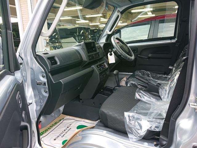 ハイゼットトラック ジャンボエクストラ　４ＷＤ　ＣＶＴ　●届出済未使用車　●令和７年式　●ＬＥＤヘッドライト＆フォグライト　●プッシュスタートボタン　●衝突被害軽減ブレーキ　●パワーウィンドウ　●ＬＥＤ荷台作業灯　●キーフリー　●新車保証付（9枚目）