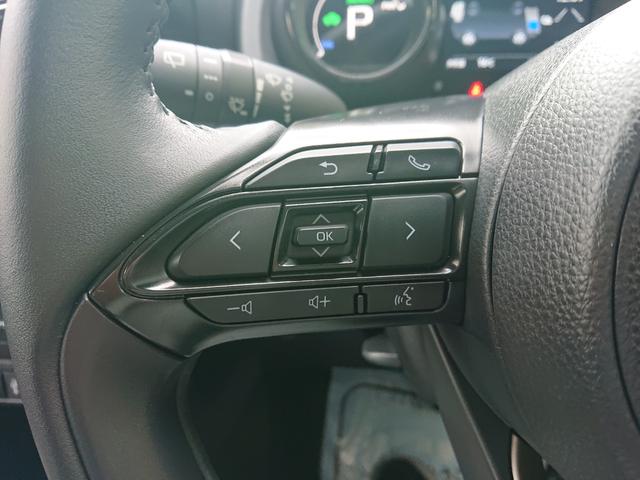 ★ステアリングスイッチ★ナビの選曲、ボリュームの変更などがハンドルを握りながら行えます。