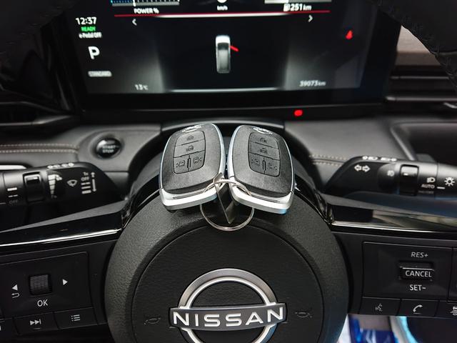 セレナ e-パワー ハイウェイスターV ●令和5年式 ●走行・39073Km ●純正12.3インチコネクトナビ ●ETC2.0 ●全方位カメラ ●前後ドラレコ ●衝突軽減ブレーキ ●ACC ●両側ハンズフリー電動スライドD ●電子パーキング(14枚目)