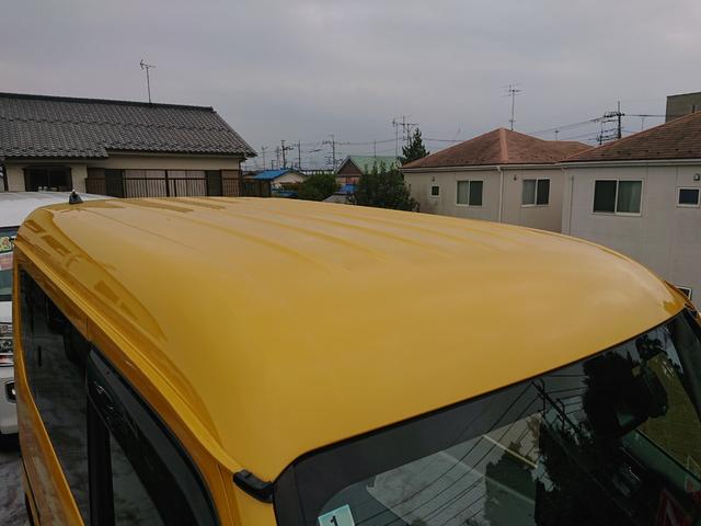 ボディに浅いヘコミが複数ございます。実際にお車の状態をご確認ください。細かな箇所の追加写真などの対応は原則として行っておりません。ご来店のご予約枠には限りがございますので、お早めのご予約をお願いします