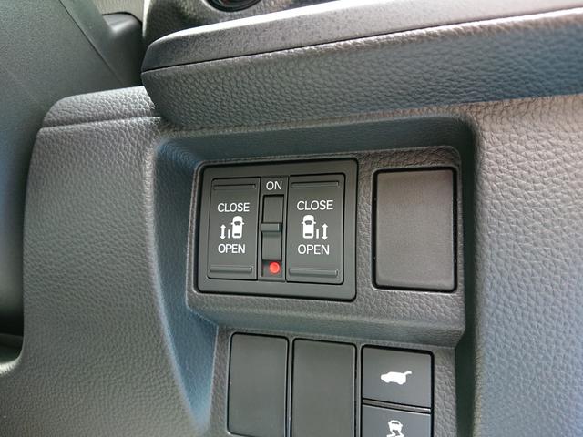 ステップワゴン ｅ：ＨＥＶスパーダ　プレミアムライン　●令和７年式　●走行・１４２４１Ｋｍ　●純正９インチコネクトナビ　●ＥＴＣ　●マルチビューカメラシステム　●電子パーキング　●ＡＣＣ　●衝突軽減ブレーキ　●両側電動スライドドア　●パワーテールゲート（16枚目）