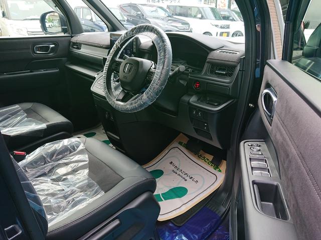 ステップワゴン ｅ：ＨＥＶスパーダ　プレミアムライン　●令和７年式　●走行・１４２４１Ｋｍ　●純正９インチコネクトナビ　●ＥＴＣ　●マルチビューカメラシステム　●電子パーキング　●ＡＣＣ　●衝突軽減ブレーキ　●両側電動スライドドア　●パワーテールゲート（57枚目）