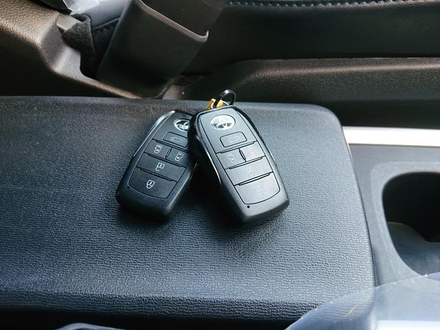 ヴォクシー ハイブリッドＳ－Ｚ　Ｅ－Ｆｏｕｒ　●令和４年式　●走行３１１６１Ｋｍ　●１０．５型ディスプレイナビ　●全方位カメラ　●パーキングアシスト　●ヘッドアップディスプレイ　●デジタルルームミラー　●前後ドラレコ　●ＥＴＣ２．０（54枚目）