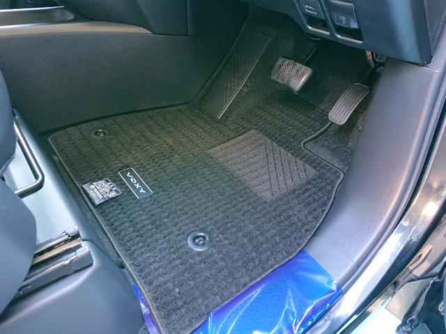 ヴォクシー ハイブリッドＳ－Ｚ　Ｅ－Ｆｏｕｒ　●令和４年式　●走行３１１６１Ｋｍ　●１０．５型ディスプレイナビ　●全方位カメラ　●パーキングアシスト　●ヘッドアップディスプレイ　●デジタルルームミラー　●前後ドラレコ　●ＥＴＣ２．０（56枚目）