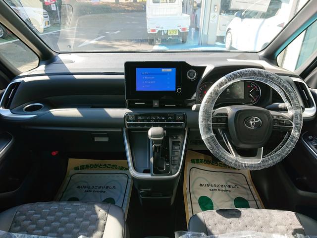 ヴォクシー Ｓ－Ｚ　●令和４年式　●走行１３５５８ｋｍ　●ディスプレイナビ　●全方位カメラ　●アドバンスドパーク　●パワーバックドア　●ＥＴＣ２．０　●両側電動スライドドア　●シートヒーター　●２列目オットマン　●禁煙車（15枚目）