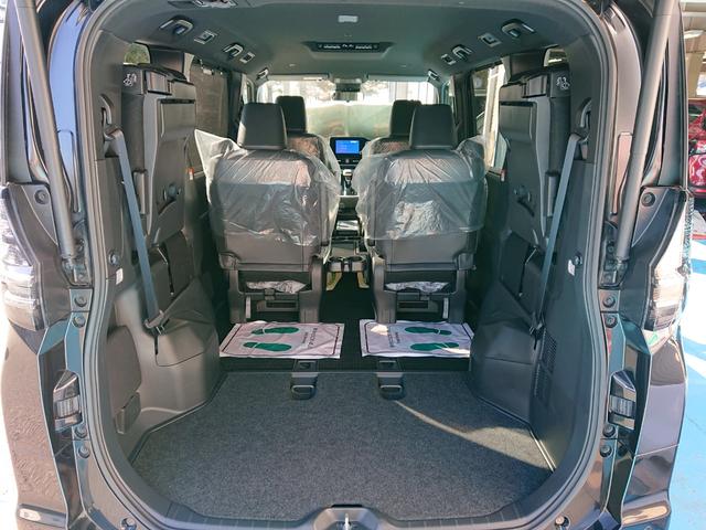 ヴォクシー Ｓ－Ｚ　●令和４年式　●走行１３５５８ｋｍ　●ディスプレイナビ　●全方位カメラ　●アドバンスドパーク　●パワーバックドア　●ＥＴＣ２．０　●両側電動スライドドア　●シートヒーター　●２列目オットマン　●禁煙車（60枚目）