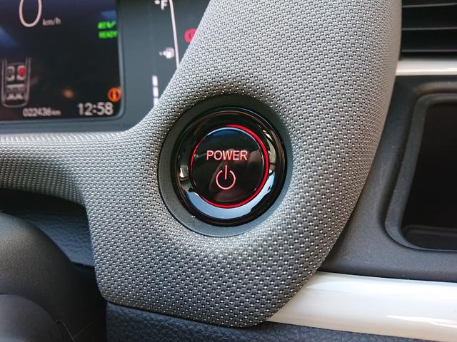 フィット ｅ：ＨＥＶクロスター　・４ＷＤ　●令和３年式　●走行・２２４３６Ｋｍ　●９インチプレミアムインターナビ　●ＥＴＣ　●バックカメラ　●ナビ連動前後ドラレコ　●電子パーキング　●ＡＣＣ　●衝突軽減ブレーキ　●ＬＥＤヘッドライト（17枚目）