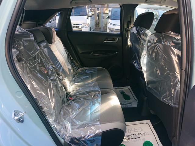 フィット ｅ：ＨＥＶクロスター　・４ＷＤ　●令和３年式　●走行・２２４３６Ｋｍ　●９インチプレミアムインターナビ　●ＥＴＣ　●バックカメラ　●ナビ連動前後ドラレコ　●電子パーキング　●ＡＣＣ　●衝突軽減ブレーキ　●ＬＥＤヘッドライト（42枚目）