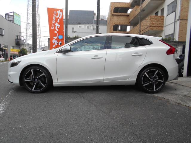 Ｖ４０ Ｔ５　Ｒデザイン　禁煙車・衝撃軽減・ＢＩＬＳ・ＡＣＣ・純正ナビ・Ｂｌｕｅｔｏｏｔｈ対応・黒革シート・ＥＴＣ・ＨＩＤ（4枚目）
