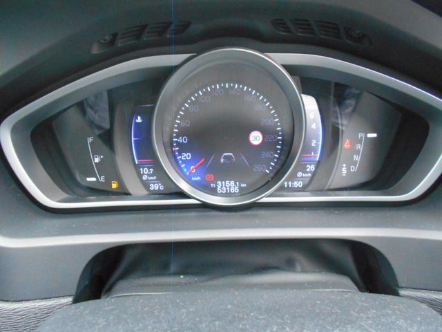 Ｖ４０ Ｔ５　Ｒデザイン　禁煙車・衝撃軽減・ＢＩＬＳ・ＡＣＣ・純正ナビ・Ｂｌｕｅｔｏｏｔｈ対応・黒革シート・ＥＴＣ・ＨＩＤ（26枚目）