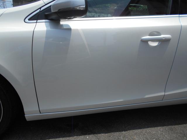 Ｖ４０ Ｔ５　Ｒデザイン　禁煙車・衝撃軽減・ＢＩＬＳ・ＡＣＣ・純正ナビ・Ｂｌｕｅｔｏｏｔｈ対応・黒革シート・ＥＴＣ・ＨＩＤ（33枚目）
