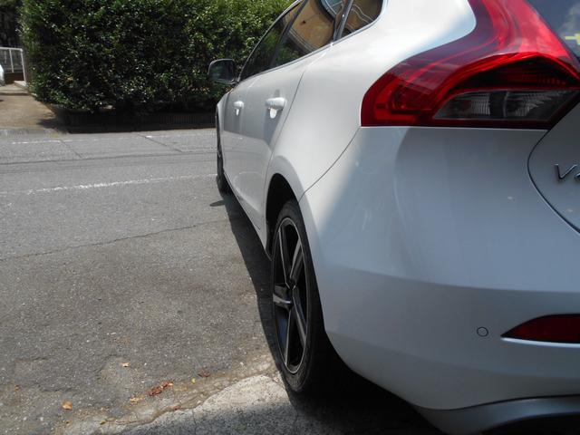 Ｖ４０ Ｔ５　Ｒデザイン　禁煙車・衝撃軽減・ＢＩＬＳ・ＡＣＣ・純正ナビ・Ｂｌｕｅｔｏｏｔｈ対応・黒革シート・ＥＴＣ・ＨＩＤ（35枚目）