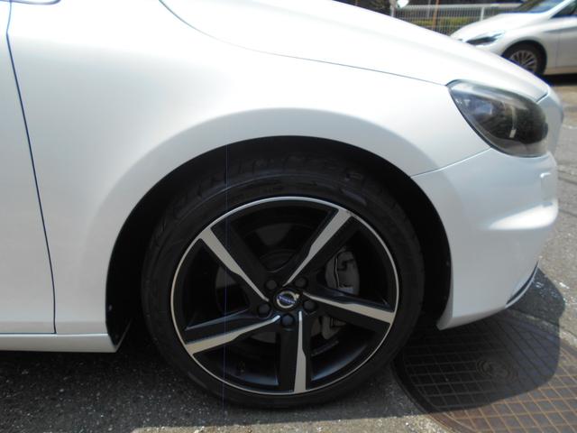 Ｖ４０ Ｔ５　Ｒデザイン　禁煙車・衝撃軽減・ＢＩＬＳ・ＡＣＣ・純正ナビ・Ｂｌｕｅｔｏｏｔｈ対応・黒革シート・ＥＴＣ・ＨＩＤ（41枚目）