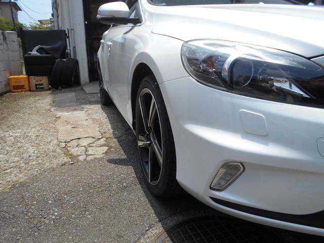 Ｖ４０ Ｔ５　Ｒデザイン　禁煙車・衝撃軽減・ＢＩＬＳ・ＡＣＣ・純正ナビ・Ｂｌｕｅｔｏｏｔｈ対応・黒革シート・ＥＴＣ・ＨＩＤ（42枚目）