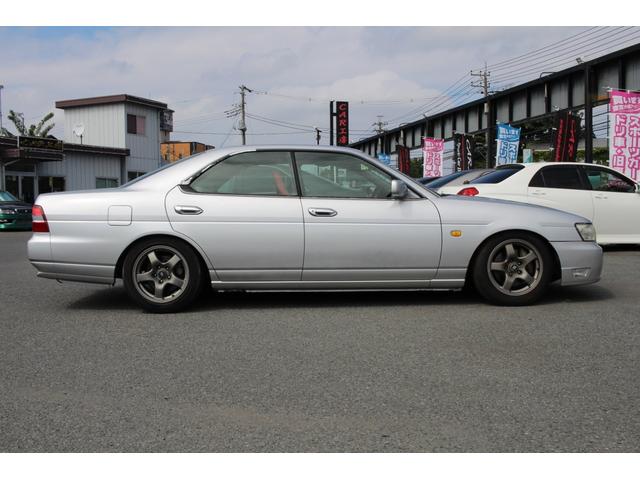 ローレル ２５メダリスト　後期型メダリスト改ＲＢ２５ターボエンジン＆５速公認／新品ブリッツＺＺ－Ｒ車高調／社外ＬＳＤ／フロント４ＰＯＴ＆リア２ＰＯＴキャリパー・ＨＰＩ前置インタークーラー・砲弾マフラー・Ｒ３２ＧＴ－Ｒ純正アルミ（8枚目）