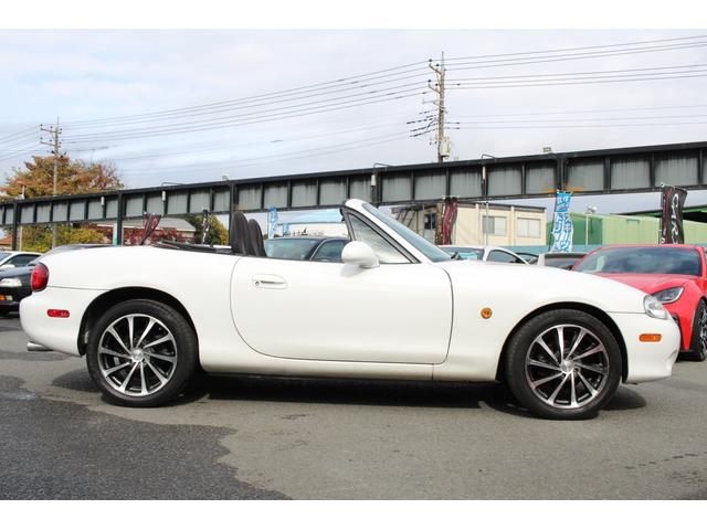 ロードスター Ｍ　オートマ車／ベージュ幌／１０３．８００キロ時にタイミングベルト、ウォーターポンプ、オイル＆カムシール交換済／ダブルエアバック／ドラレコ／ＥＴＣ（8枚目）