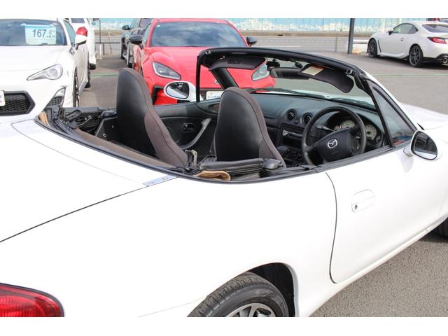 ロードスター Ｍ　オートマ車／ベージュ幌／１０３．８００キロ時にタイミングベルト、ウォーターポンプ、オイル＆カムシール交換済／ダブルエアバック／ドラレコ／ＥＴＣ（28枚目）