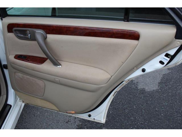 クラウン アスリートＶ　後期型／ノーマル車両／ユーザー様買取仕入れ／１ＪＺ－ＧＴＥターボエンジン／純正アルミ／運転席パワーシート／キーレス／ＨＩＤライト／レースハーフカバー付き（30枚目）