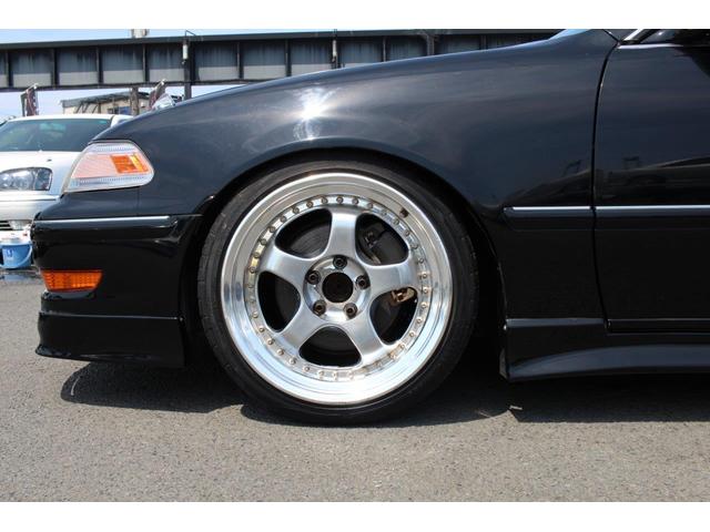 マークII ツアラーＶ　後期型／５速改ＪＺＸ１１０ＭＴ公認／キーレス／ナルディステア・エアロパーツ／ＫＴＳ車高調／ＨＫＳエアクリ／ＨＰＩアルミラジエター＆前置インタークーラー／柿本車マフラー・社外１８インチアルミホイル（16枚目）