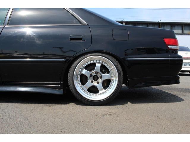 マークII ツアラーＶ　後期型／５速改ＪＺＸ１１０ＭＴ公認／キーレス／ナルディステア・エアロパーツ／ＫＴＳ車高調／ＨＫＳエアクリ／ＨＰＩアルミラジエター＆前置インタークーラー／柿本車マフラー・社外１８インチアルミホイル（19枚目）