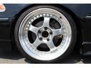 ツアラーＶ　後期型／５速改ＪＺＸ１１０ＭＴ公認／キーレス／ナルディステア・エアロパーツ／ＫＴＳ車高調／ＨＫＳエアクリ／ＨＰＩアルミラジエター＆前置インタークーラー／柿本車マフラー・社外１８インチアルミホイル（17枚目）