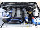 ツアラーＶ　後期型／５速改ＪＺＸ１１０ＭＴ公認／キーレス／ナルディステア・エアロパーツ／ＫＴＳ車高調／ＨＫＳエアクリ／ＨＰＩアルミラジエター＆前置インタークーラー／柿本車マフラー・社外１８インチアルミホイル（22枚目）
