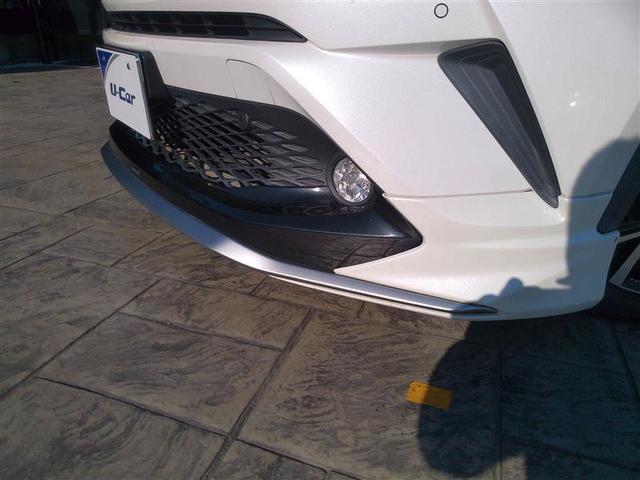 Ｃ－ＨＲ Ｇ　衝突回避　１オーナ－車　エアロ　定期点検記録簿　ＤＶＤ再生機能　地デジ　ナビ＆ＴＶ　横滑り防止機能　ドライブレコーダ　クルーズＣ　半革　キーレス　イモビライザー　ＬＥＤヘッドライト　スマートキ－（11枚目）