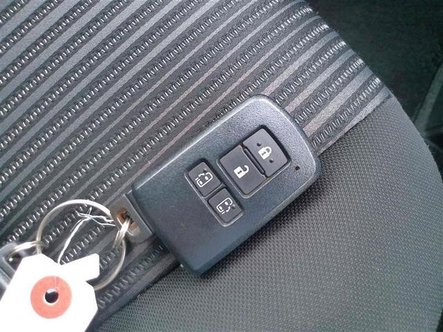 ヴォクシー ＺＳ　煌ＩＩ　アイドリングストップ車　運転席エアバック　Ｂモニ　記録簿付　フルセグ地デジＴＶ　両側自動ドア　ＰＳ　Ｓキー　オートクルーズ　メモリナビ　ＬＥＤヘット　Ｗエアコン　キーフリーシステム　ワンオーナ　ＰＷ（24枚目）