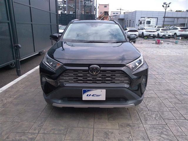 ＲＡＶ４ Ｇ　Ｚパッケージ　横滑り防止　整備記録簿　ブレーキサポート　ＬＥＤヘッド　盗難防止装置　スマキー　オートエアコン　助手席エアバッグ　キーレスエントリー　クルコン　ＥＴＣ付　地デジ　メモリ－ナビ　エアバッグ　１オーナー（3枚目）