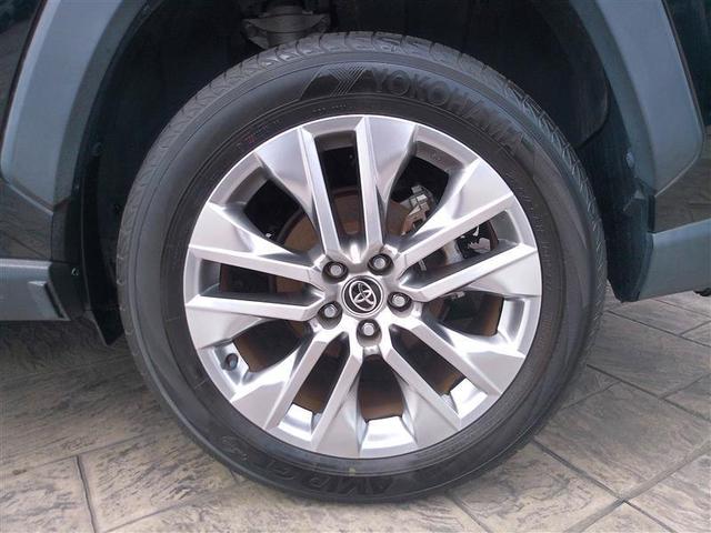 ＲＡＶ４ Ｇ　Ｚパッケージ　横滑り防止　整備記録簿　ブレーキサポート　ＬＥＤヘッド　盗難防止装置　スマキー　オートエアコン　助手席エアバッグ　キーレスエントリー　クルコン　ＥＴＣ付　地デジ　メモリ－ナビ　エアバッグ　１オーナー（9枚目）