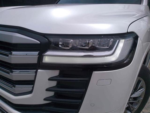 ランドクルーザー ＺＸ　衝突軽減装置　記録簿　ナビＴＶ　ＥＴＣ車載器　１オナ　ミュージックプレイヤー接続可　ＬＥＤ　ＤＶＤプレーヤー　スマートキー　本革　３列シート　パノラマサンルーフ　オートエアコン　パワーウインドウ（3枚目）