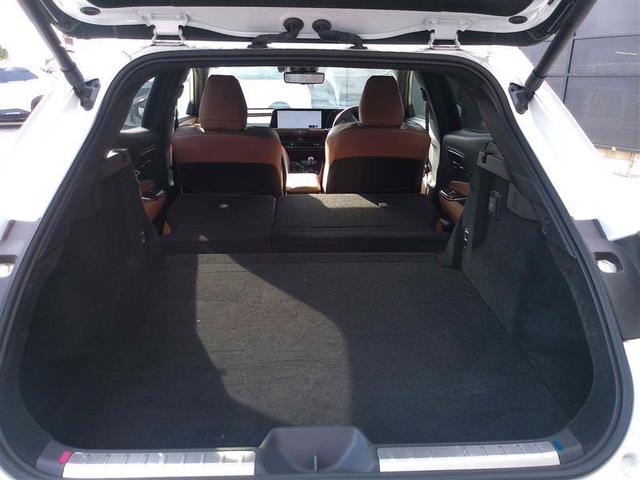 クラウンスポーツ Ｚ　ムーンルーフ　ＡＷＤ　フルセグテレビ　１オーナー　ＥＴＣ車載器　ＴＶナビ　クルコン　横滑り防止装置　エアバッグ　ＡＣ１００Ｖ　ミュージックプレイヤー接続可　メモリナビ　ドラレコ　キーレス　盗難防止装置（22枚目）