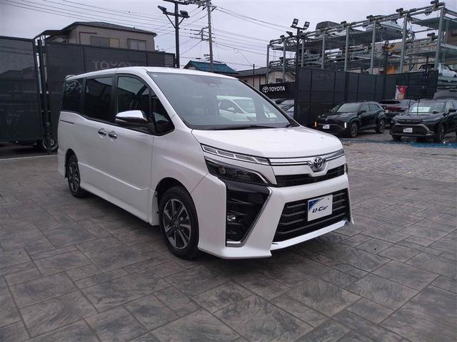 ヴォクシー ZS 煌III プリクラッシュ スマートキ アイスト DVD再生機能 記録簿付き 横滑り防止装置 ナビTV アルミ 三列シート WAC 盗難防止 オートエアコン キーレス ETC装備 パワステ メモリナビ クルコン(4枚目)